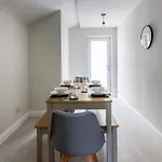 3 Bedroom Spacious 10 Mins Walk From Hospital *