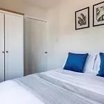 3 Bedroom Spacious 10 Mins Walk From Hospital Casa vacanze