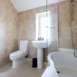 3 Bedroom Spacious 10 Mins Walk From Hospital * Middlesbrough