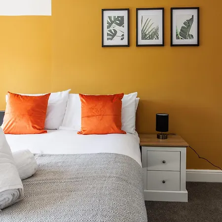 3 Bedroom Spacious 10 Mins Walk From Hospital 度假居